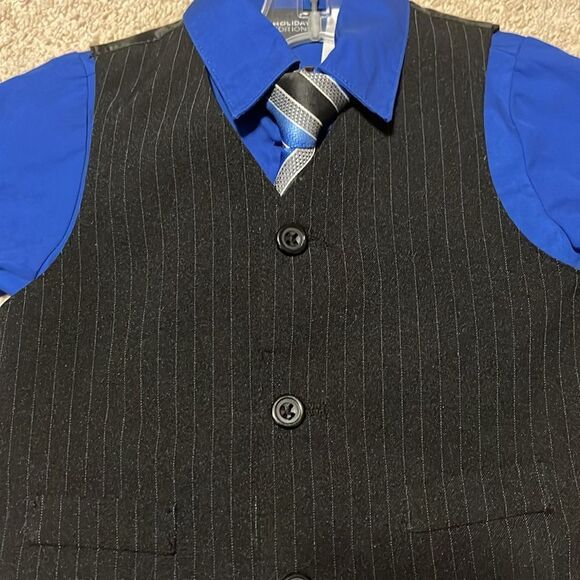 HOLIDAY TRADITIONS BOYS SIZE 24 MONTHS SUIT SET - Picture 2 of 3